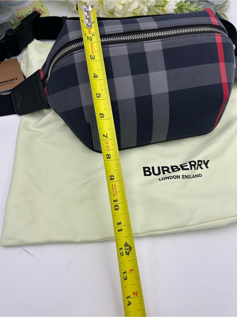 Women's Burberry iconic check adjustable belt Bag made in Italy - Picture 5 of 11